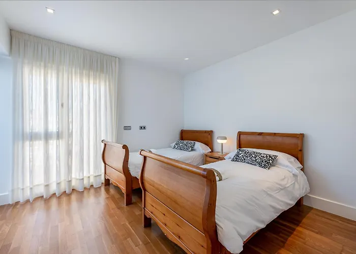 797 Holiday Rentals - Hermosa Villa En Playamar